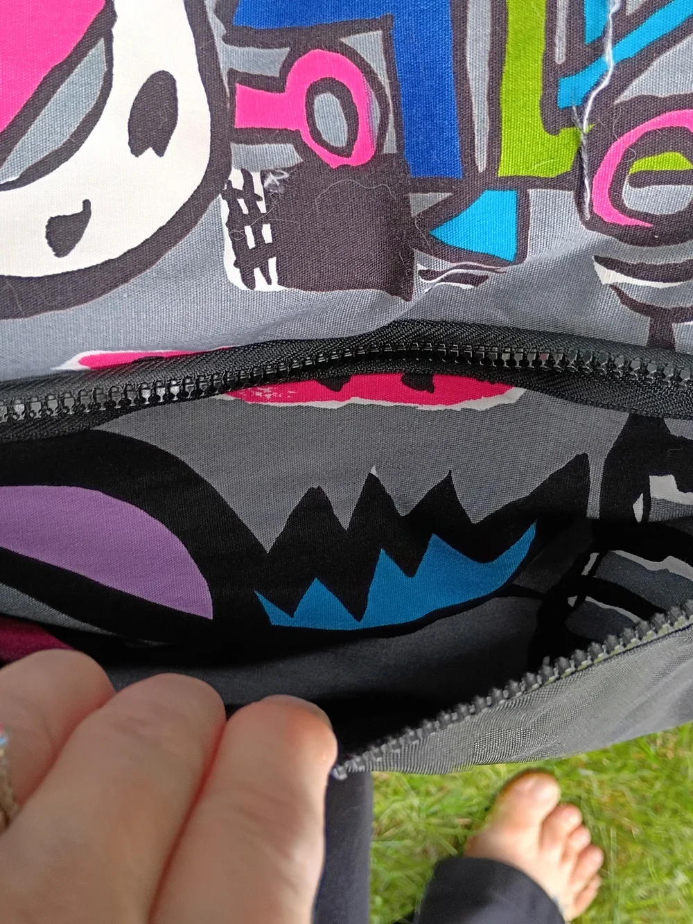 Quiksilver Men's Graphic Duffel Bag in Gray with Pink & Blue Accents